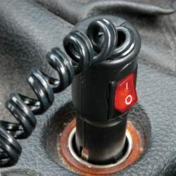 Mufa Bricheta auto Carpoint 12V cu Siguranta de 8 amp, cu intrerupator, 1 buc. Kft Auto