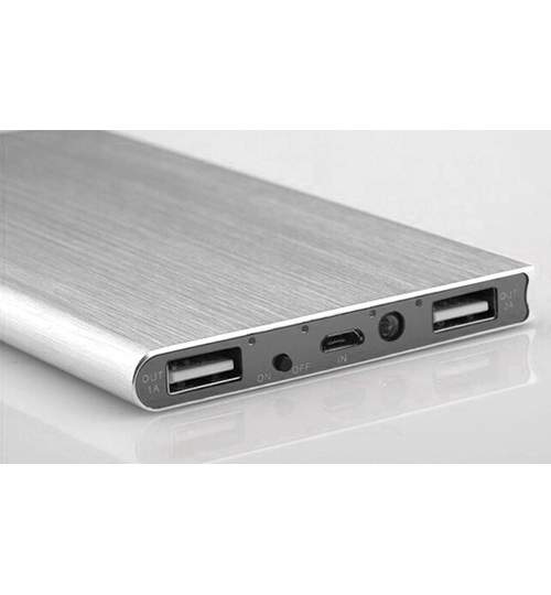 Baterie externa portabila PowerBank 20000mAh cu lanterna incorporata si 2 iesiri USB Argintiu